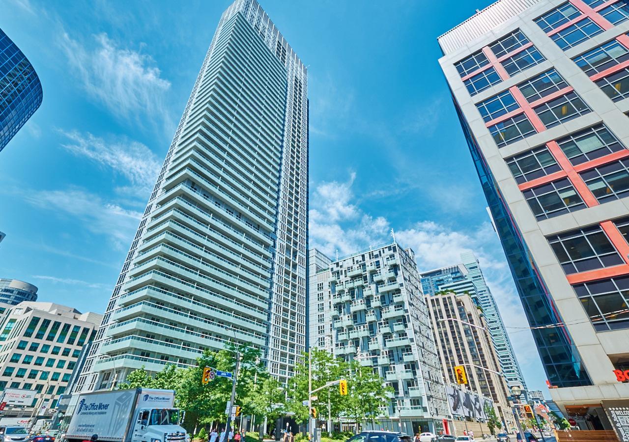 Diamond Suite Toronto Ngoại thất bức ảnh